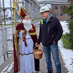 Nikolaus im Werk unterwegs