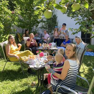 Frauenfrühstück im Garten