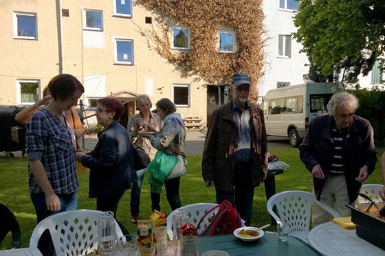 Besuch im Flüchtlingswohnheim