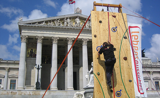 Enquete im Parlament